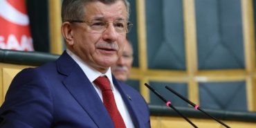 Ahmet Davutoğlu’ndan Medeniyetler İttifakı için acil zirve çağrısı