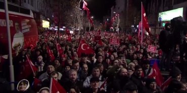 CHP’nin Bolu mitingi… Özgür Özel: “Sayın Erdoğan’ı Oval Ofis merkezli değil Ankara merkezli siyaset yapmaya davet ediyorum”